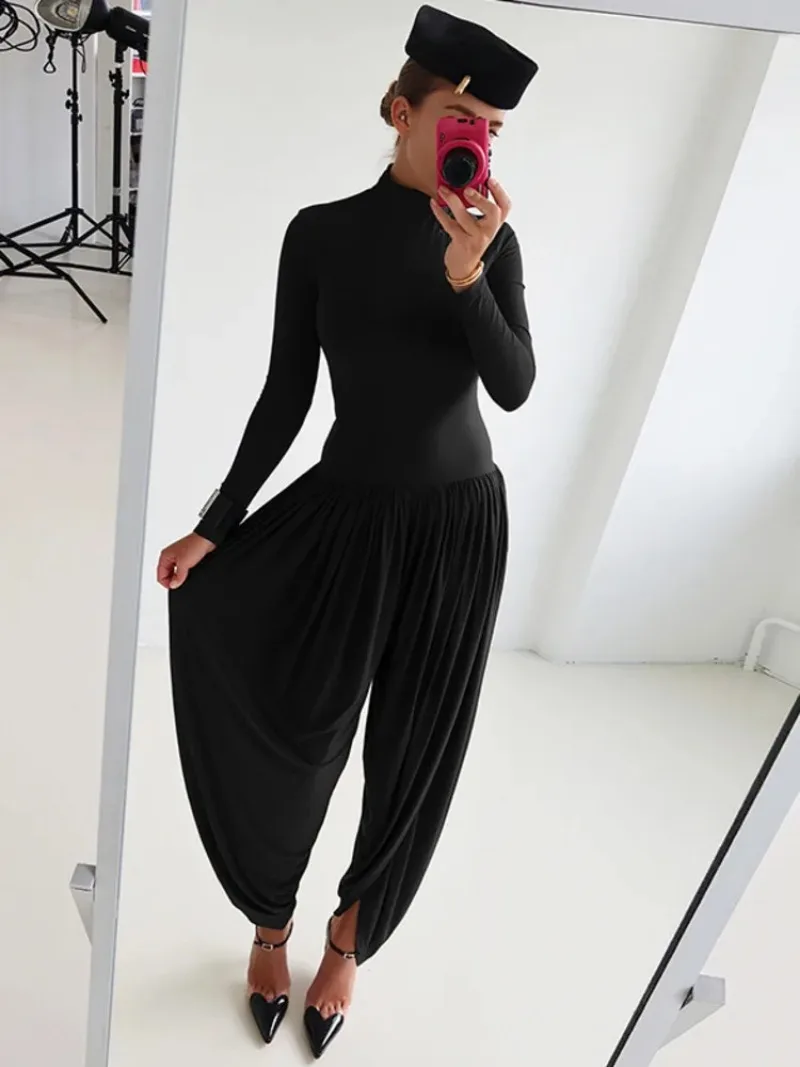 2025 new women clothing slim fit personalized high neck solid color long sleeved pleated high waisted one-piece pants for women
2025 new women clothing slim fit personalized high neck solid color long sleeved pleated high waisted one-piece pants for women