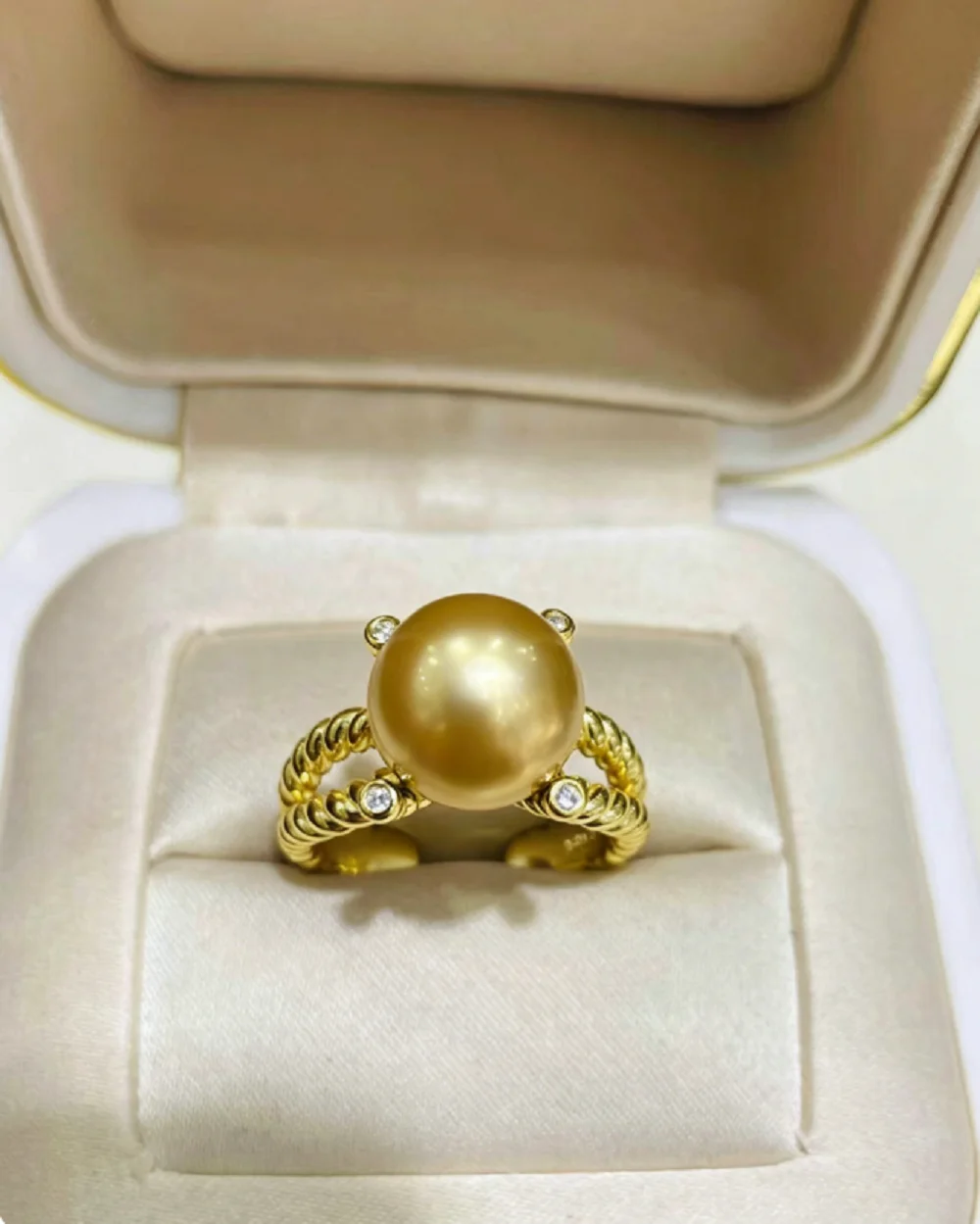 New ring AAAA10-11mm natural retro pearl ring 925s
New ring AAAA10-11mm natural retro pearl ring 925s