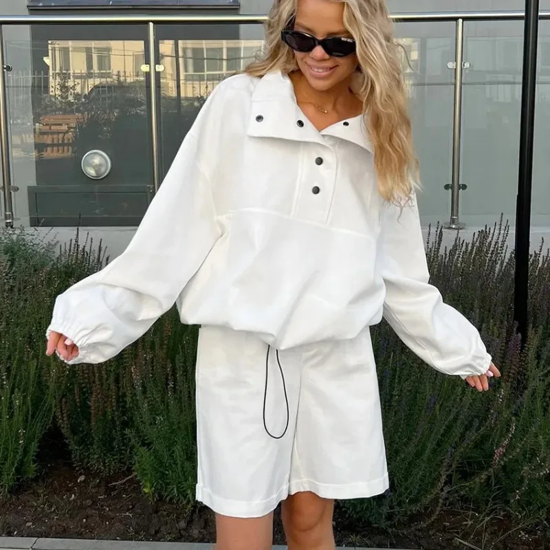 2026 Spring/Summer Women Sport Set Simple Collar Lantern Sleeve Fashion Hoodie High Waist ShortsEuropean American Commuter
2026 Spring/Summer Women Sport Set Simple Collar Lantern Sleeve Fashion Hoodie High Waist ShortsEuropean American Commuter