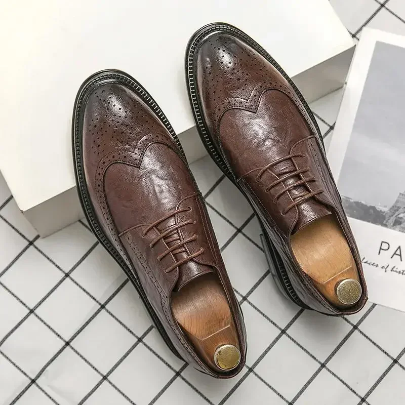British Style Men's Printed Pointed Toe Business Formal Wear Shoes Carved Business Casual Leather Shoes Formal Wedding Shoes New
British Style Men's Printed Pointed Toe Business Formal Wear Shoes Carved Business Casual Leather Shoes Formal Wedding Shoes New