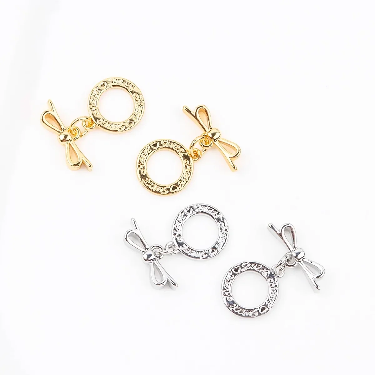 18K Real Gold Plated English Round Bad Bow Stick OT Buckle Necklace Bracelet Connecting Buckle Tail Buckle DIY Accessories
18K Real Gold Plated English Round Bad Bow Stick OT Buckle Necklace Bracelet Connecting Buckle Tail Buckle DIY Accessories