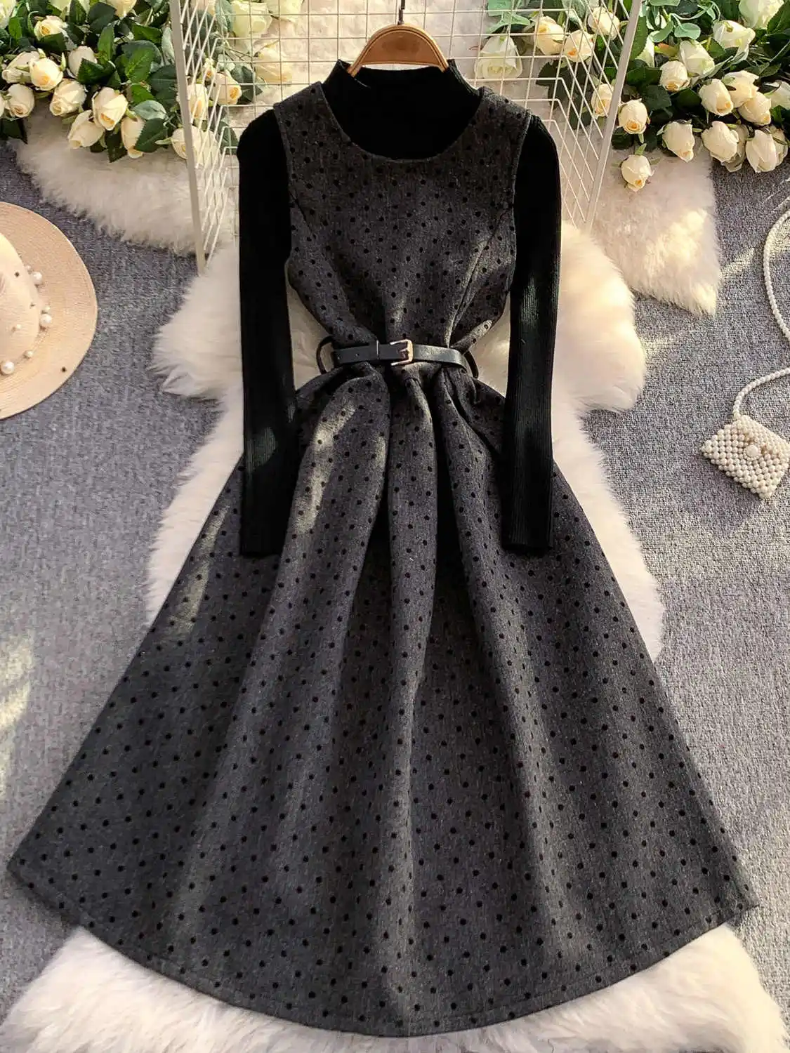 Эстетическая одежда 2000-х годов, комплект из 2 предметов: юбка, полосатые блузки + черные юбки трапециевидной формы, готическая офисная женская мода, классическая новая тенденция 
Эстетическая одежда 2000-х годов, комплект из 2 предметов: юбка, полосатые блузки + черные юбки трапециевидной формы, готическая офисная женская мода, классическая новая тенденция