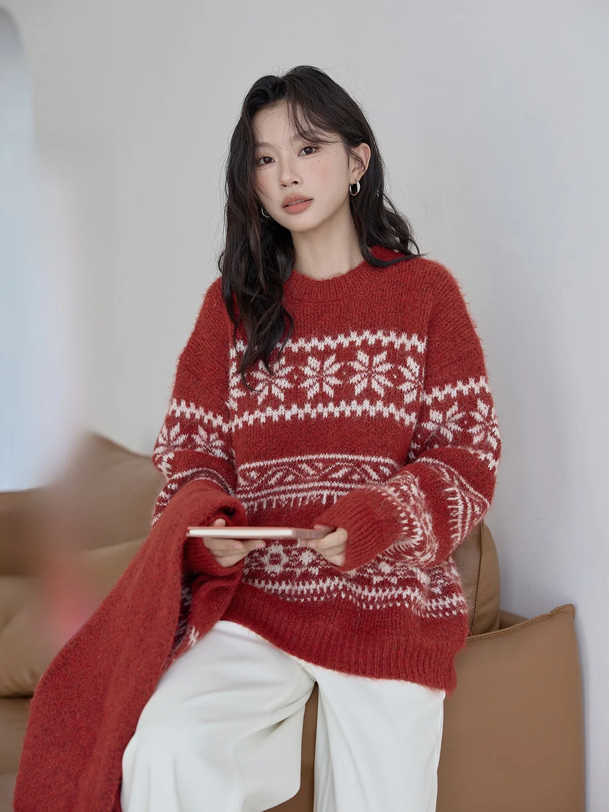 Красный вязаный свитер Cisas для женщин, модный универсальный топ оверсайз с капюшоном, бренд HuiXi, для повседневной носки, осень-зима, новинка
Красный вязаный свитер Cisas для женщин, модный универсальный топ оверсайз с капюшоном, бренд HuiXi, для повседневной носки, осень-зима, новинка