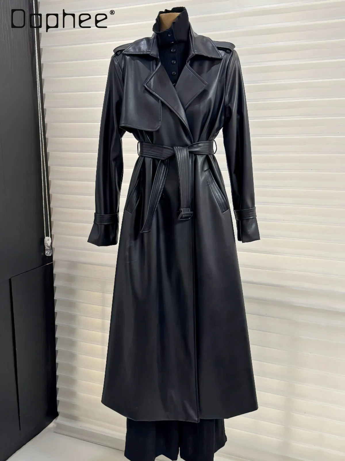 French Retro PU Leather Coat Commuter Temperament Suit Collar Double-breasted Lace-up Slim-fitting Long Trench Coat Jacket Women
French Retro PU Leather Coat Commuter Temperament Suit Collar Double-breasted Lace-up Slim-fitting Long Trench Coat Jacket Women