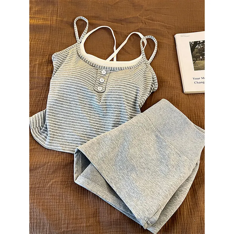 Girls' Simple Style Striped Small Suspenders Pajamas Women's Spring and Summer New Shorts Loose Loungewear Can Be Worn Outside
Girls' Simple Style Striped Small Suspenders Pajamas Women's Spring and Summer New Shorts Loose Loungewear Can Be Worn Outside