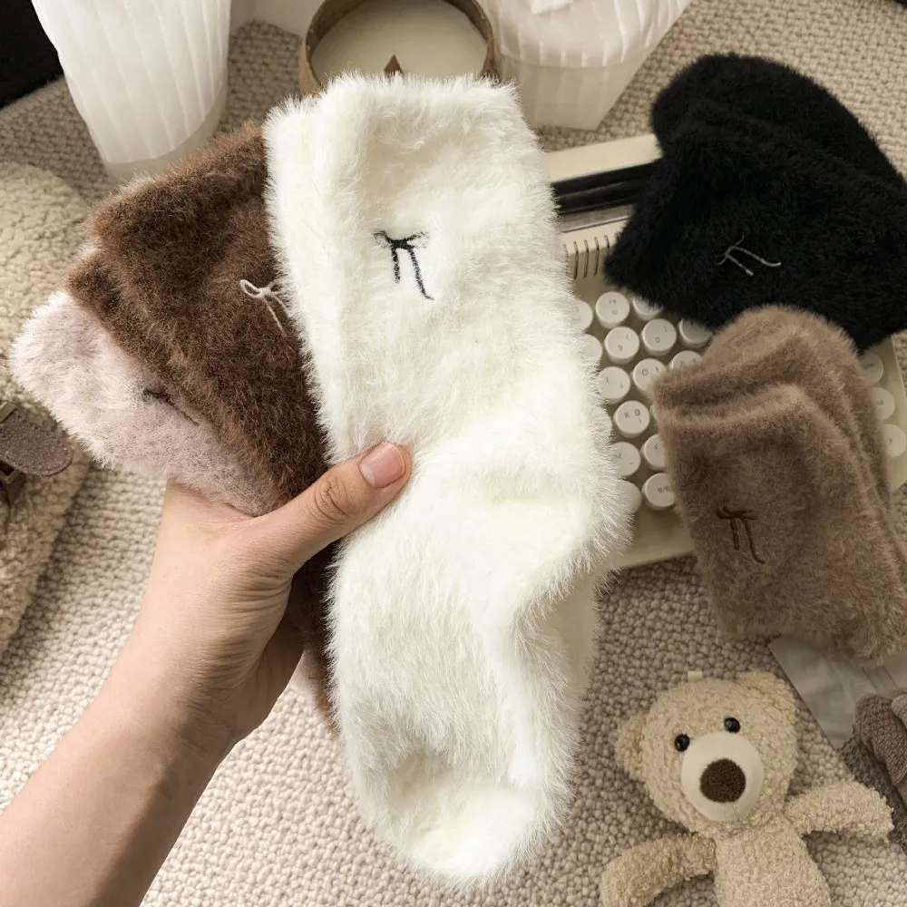 Autumn Winter Warm Floor Socks Fleece Thickened Embroidered Sleep Socks Cartoon Soft Furry Socks Women
Autumn Winter Warm Floor Socks Fleece Thickened Embroidered Sleep Socks Cartoon Soft Furry Socks Women