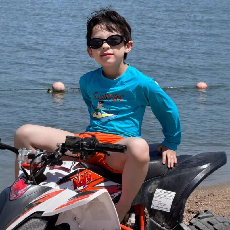 2025 Summer New Small and Medium Sized Children's Blue Orange Contrast Cartoon Printed Long Sleeved Top and Shorts Set
2025 Summer New Small and Medium Sized Children's Blue Orange Contrast Cartoon Printed Long Sleeved Top and Shorts Set