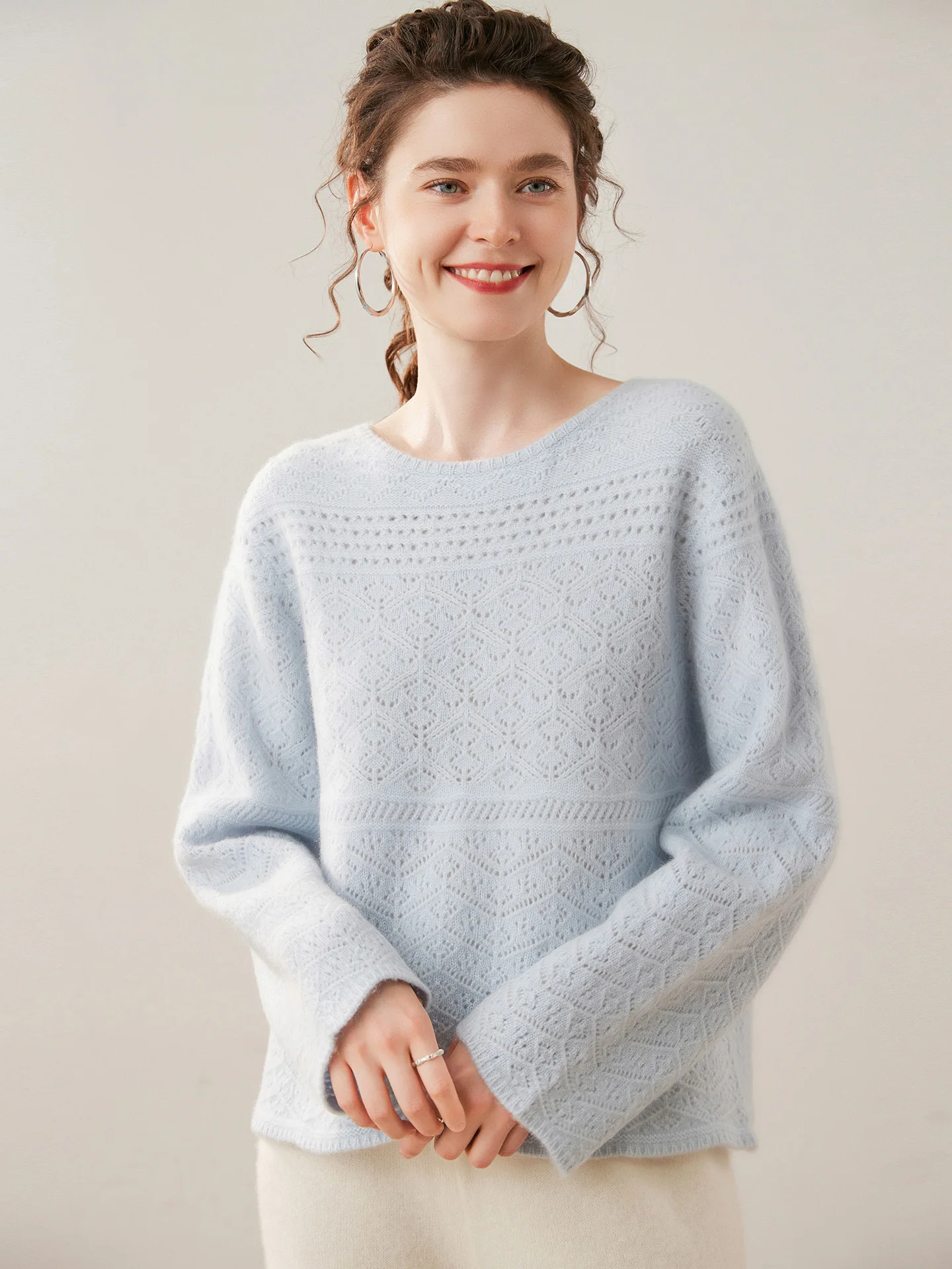 MEELEX Women O-neck Hollow-out 100% Cashmere Sweater Autumn Winter Knitted Warm Pullover Tops New Casual Soft Loose Woman Blouse
MEELEX Women O-neck Hollow-out 100% Cashmere Sweater Autumn Winter Knitted Warm Pullover Tops New Casual Soft Loose Woman Blouse