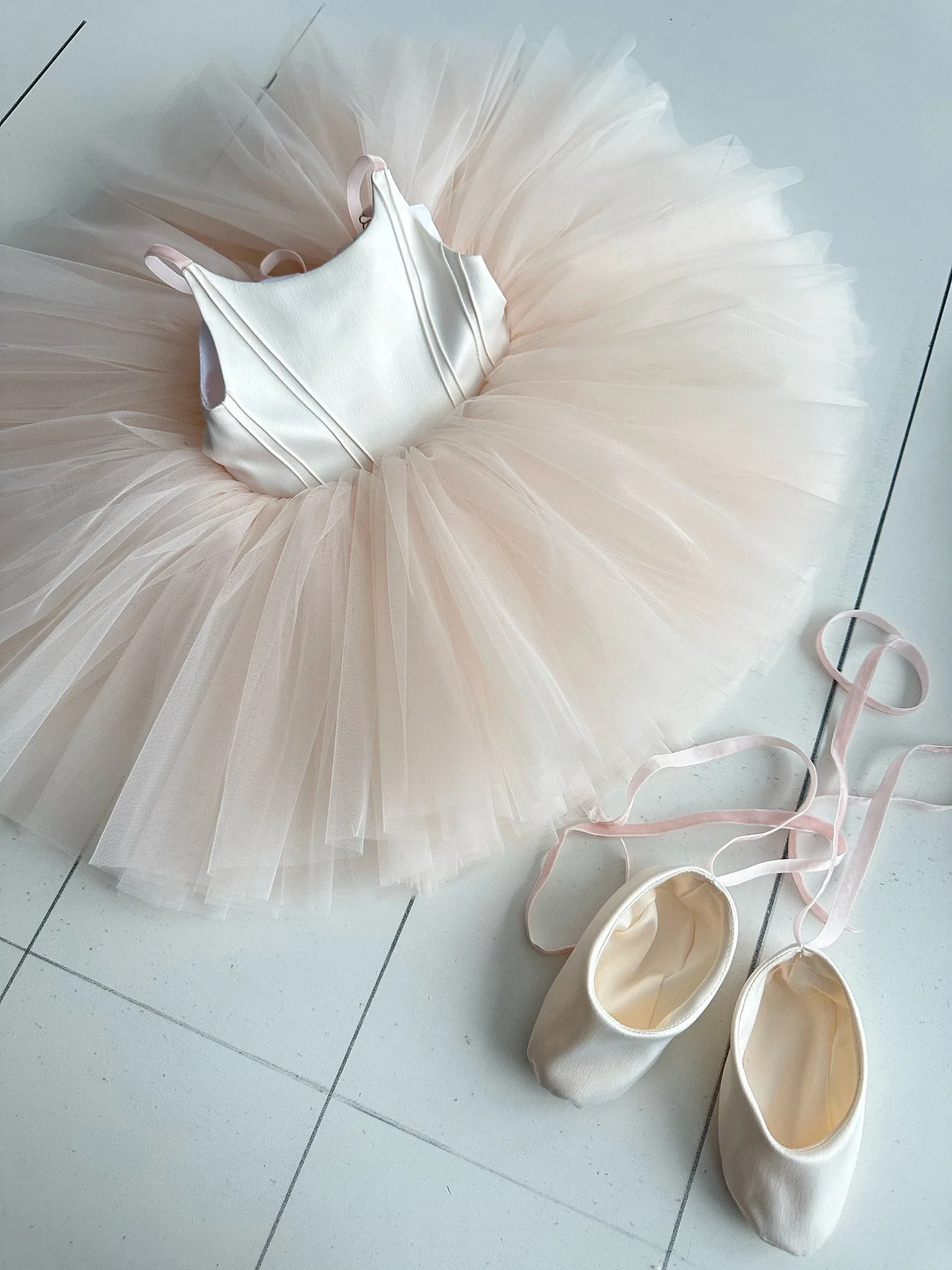 Custom Flower Girl Dress Wedding Party Gown Princess Tulle Tutu Dress For Little Girls Formal Occasion Pageant Dress
Custom Flower Girl Dress Wedding Party Gown Princess Tulle Tutu Dress For Little Girls Formal Occasion Pageant Dress