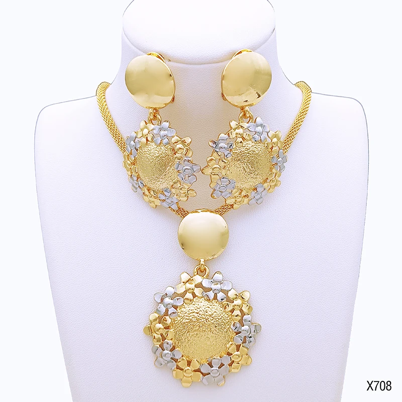 Italian Two Tone Leaf Shape Necklace Pendant Earring Set Wedding Party Gift Ladies Accessories Items With Daily Wear
Italian Two Tone Leaf Shape Necklace Pendant Earring Set Wedding Party Gift Ladies Accessories Items With Daily Wear