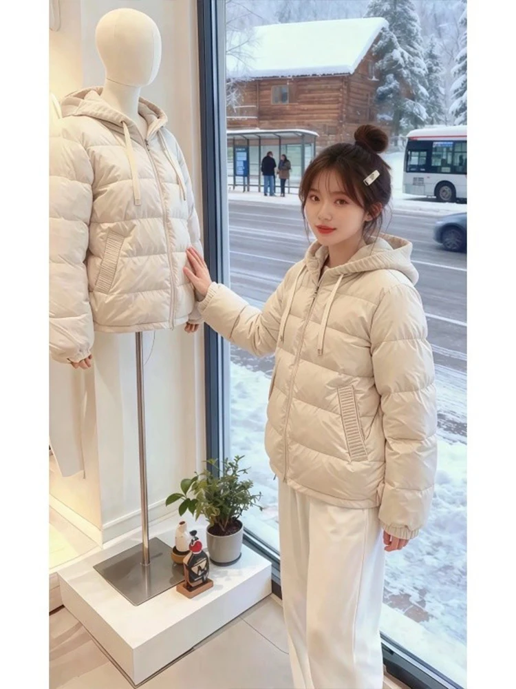 Повседневная корейская утепленная куртка на молнии с капюшоном, свободного кроя, модная женская зимняя куртка, универсальная уличная одежда с полиэстеровым наполнителем
Повседневная корейская утепленная куртка на молнии с капюшоном, свободного кроя, модная женская зимняя куртка, универсальная уличная одежда с полиэстеровым наполнителем