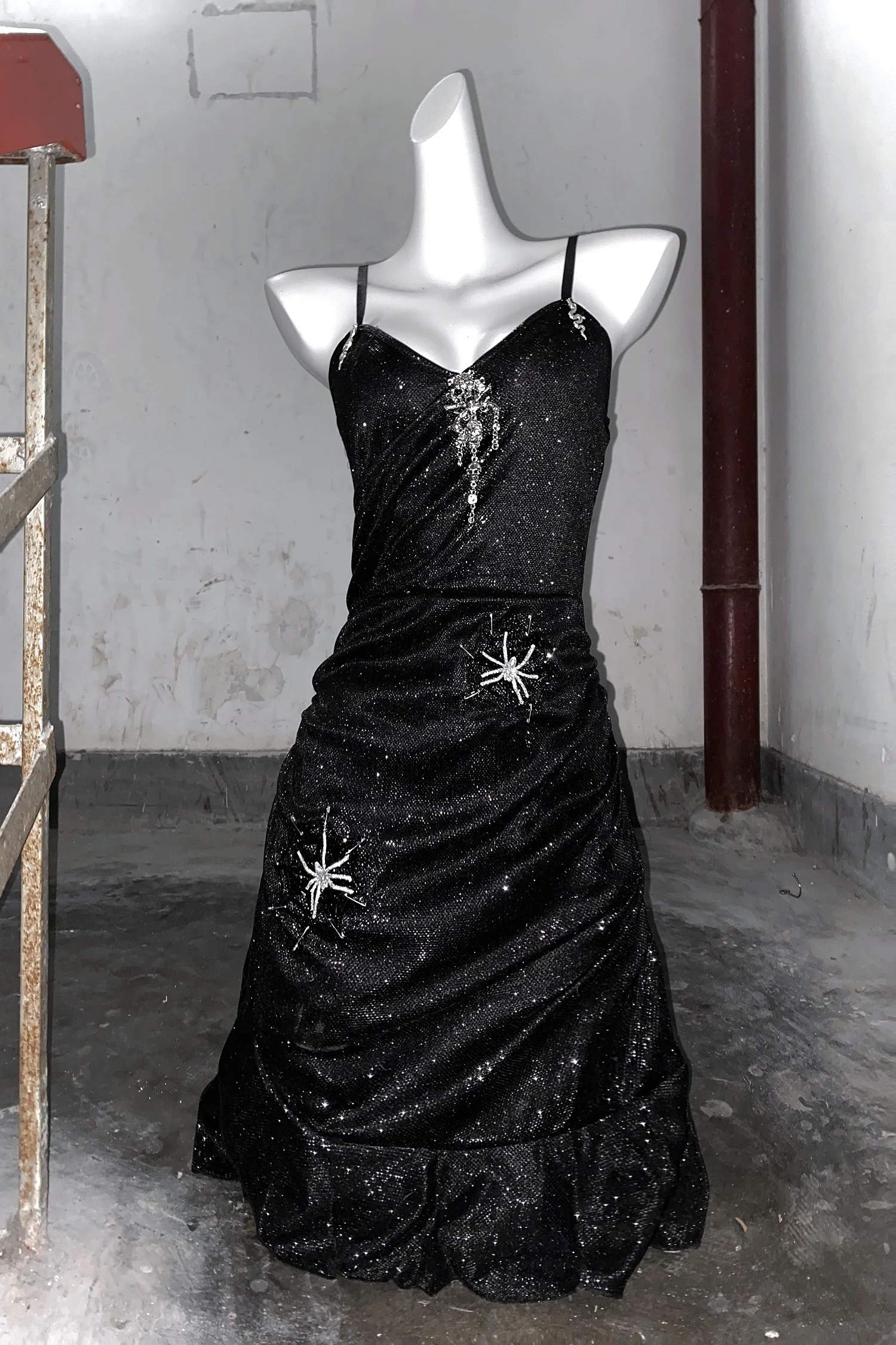 Dark Subculture Sparkling Dress Three Dimensional Spider Web Handmade Dresses Strap Dress Black Spider Girl
Dark Subculture Sparkling Dress Three Dimensional Spider Web Handmade Dresses Strap Dress Black Spider Girl
