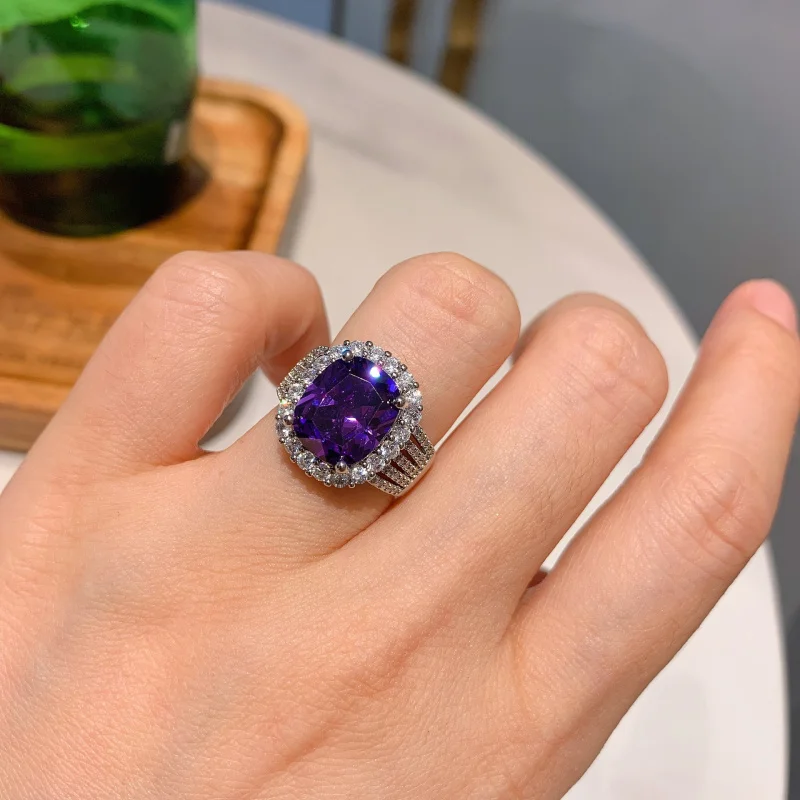New Jewelry European and American Style Purple Zircon Vintage Ring Shiny Diamond Women's Ring Main Stone 10*12
New Jewelry European and American Style Purple Zircon Vintage Ring Shiny Diamond Women's Ring Main Stone 10*12