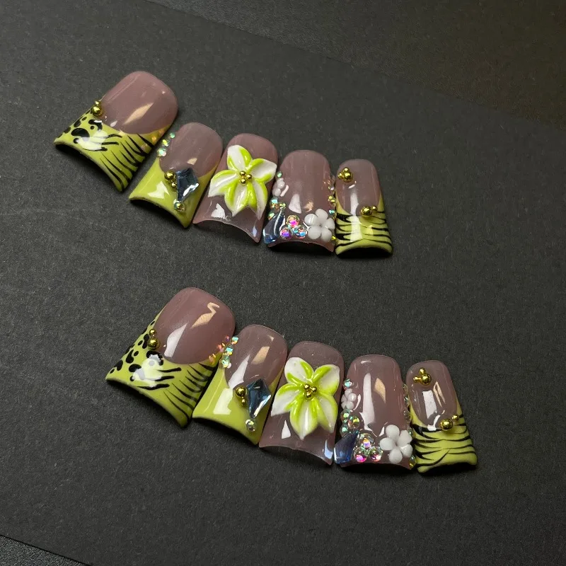 10PCS Handmade Duckbill Nails Ice Through French Manicure 3D Carved Design Press on Nails Sweet Cool Style False Nails for Women
10PCS Handmade Duckbill Nails Ice Through French Manicure 3D Carved Design Press on Nails Sweet Cool Style False Nails for Women