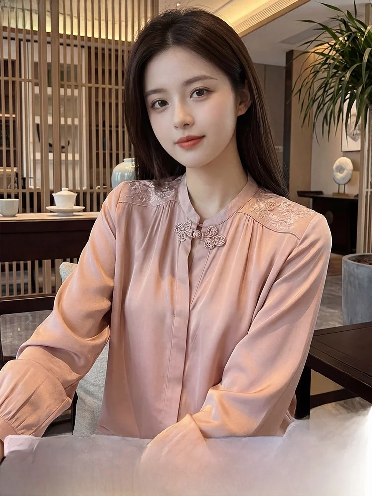 Silk Embroidered Chinese Style Women's Shirt Spring New Arrival Traditional National Trend Silk Long Sleeve Top
Silk Embroidered Chinese Style Women's Shirt Spring New Arrival Traditional National Trend Silk Long Sleeve Top