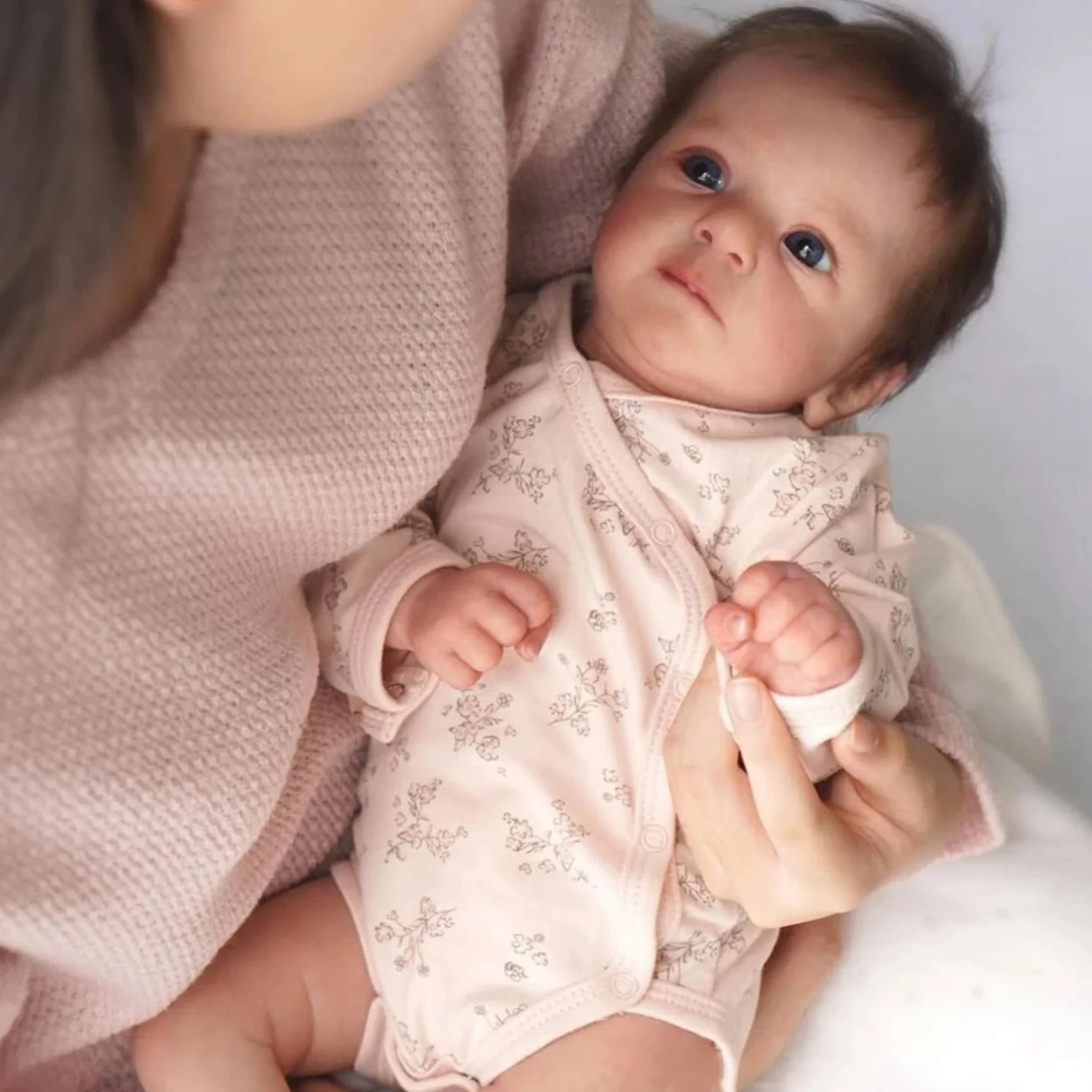 BZDOLL 45CM Lovely Reborn Baby Doll Cloth Body Sweet Reborn Babies Doll Lifelike Handmade Birthday Gift Play House Dress Up Doll
BZDOLL 45CM Lovely Reborn Baby Doll Cloth Body Sweet Reborn Babies Doll Lifelike Handmade Birthday Gift Play House Dress Up Doll