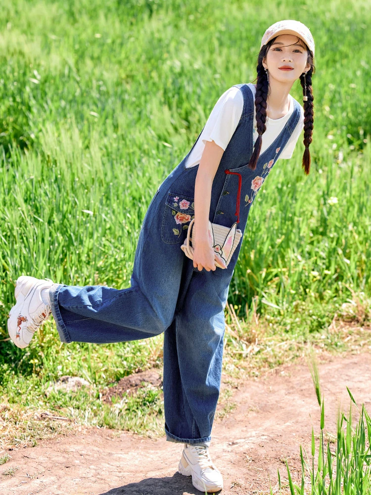 Retro Embroidered Denim Overalls Women's Spring Summer Loose Wide Leg Casual Jumpsuit Traditional Chinese Sle High Waist Jeans
Retro Embroidered Denim Overalls Women's Spring Summer Loose Wide Leg Casual Jumpsuit Traditional Chinese Sle High Waist Jeans