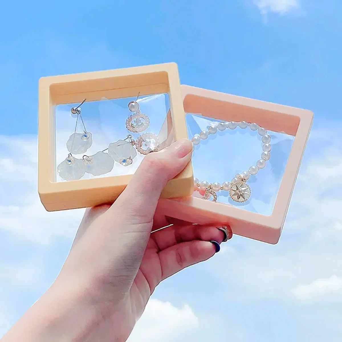 Anti Oxidation Transparent PE Film Color Display Boxes Suspension Packaging Box Gift Bag Jewelry Ring Jewelry Box Multi-purpose
Anti Oxidation Transparent PE Film Color Display Boxes Suspension Packaging Box Gift Bag Jewelry Ring Jewelry Box Multi-purpose