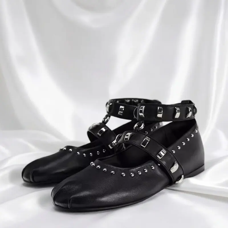 Retro Rivet Design Brand Flat Sandals Women Fashion Round Toe Buckle Ballet Flats Punk Style Comfortable Mary Jane Casual Shoes
Retro Rivet Design Brand Flat Sandals Women Fashion Round Toe Buckle Ballet Flats Punk Style Comfortable Mary Jane Casual Shoes