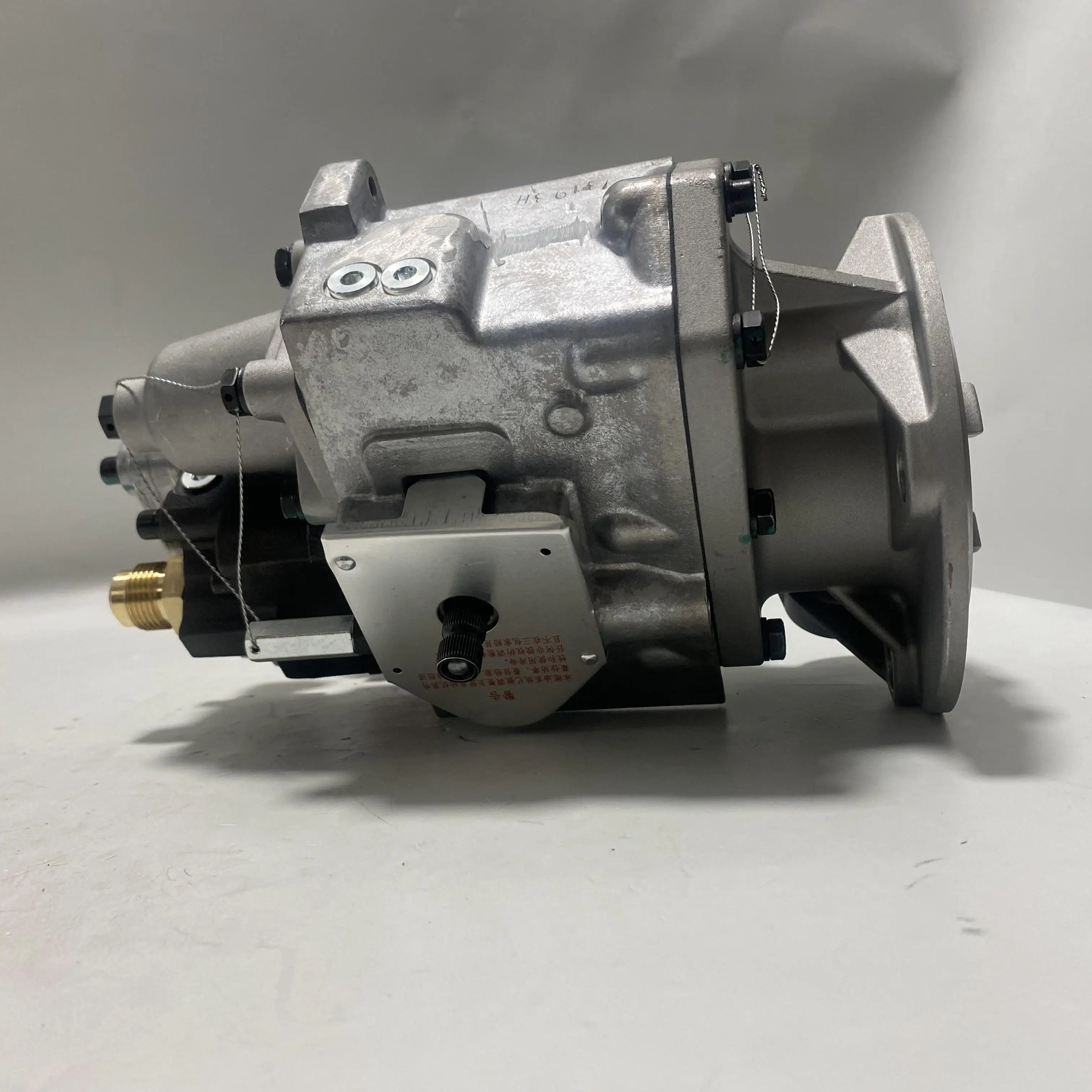 Original Cummins Engine Parts Fuel Pump 3070123 for NT855 4009414 3059658 Fuel Pump Construction Machinery
Original Cummins Engine Parts Fuel Pump 3070123 for NT855 4009414 3059658 Fuel Pump Construction Machinery