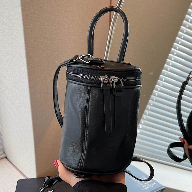 Fashion Crossbody Bag Summer New Korean Women Casual Versatile High-class One Shoulder Bags Black Commute Zipper Cylinder Bag
Fashion Crossbody Bag Summer New Korean Women Casual Versatile High-class One Shoulder Bags Black Commute Zipper Cylinder Bag