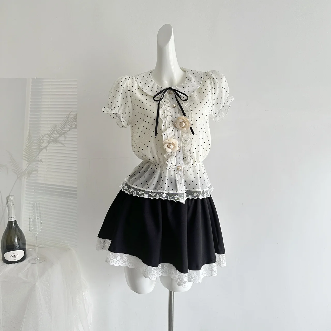 Southeast Asian High Waist Patchwork Color Block Doll Collar Shirt And Short Skirt Two Piece Set Women's Fashion Summer Outfit
Southeast Asian High Waist Patchwork Color Block Doll Collar Shirt And Short Skirt Two Piece Set Women's Fashion Summer Outfit