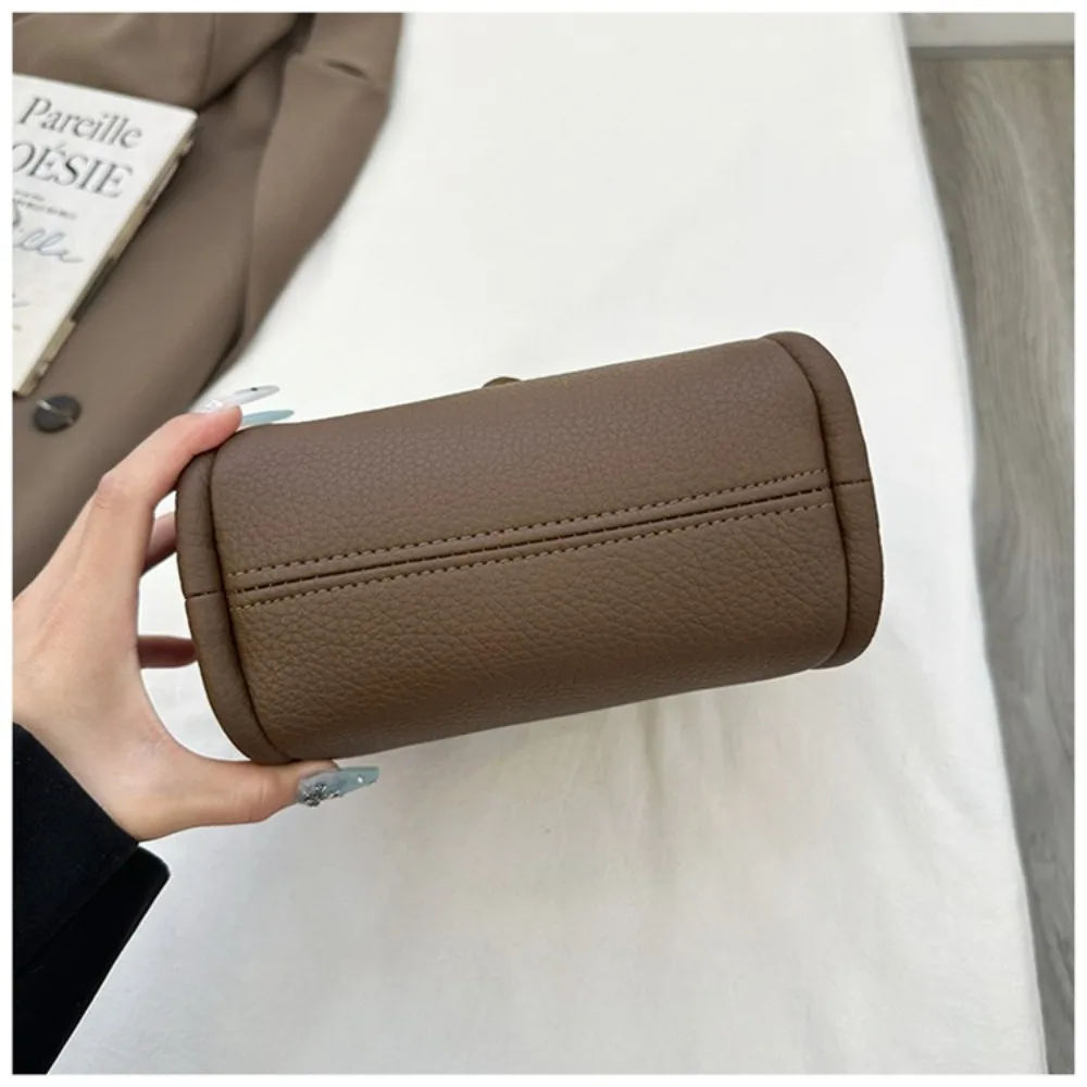 Корейская шикарная сумка-ведро с наклонным крестом, высококачественная кожаная сумка на одно плечо, роскошная женская сумка для путешествий, женская сумка
Корейская шикарная сумка-ведро с наклонным крестом, высококачественная кожаная сумка на одно плечо, роскошная женская сумка для путешествий, женская сумка