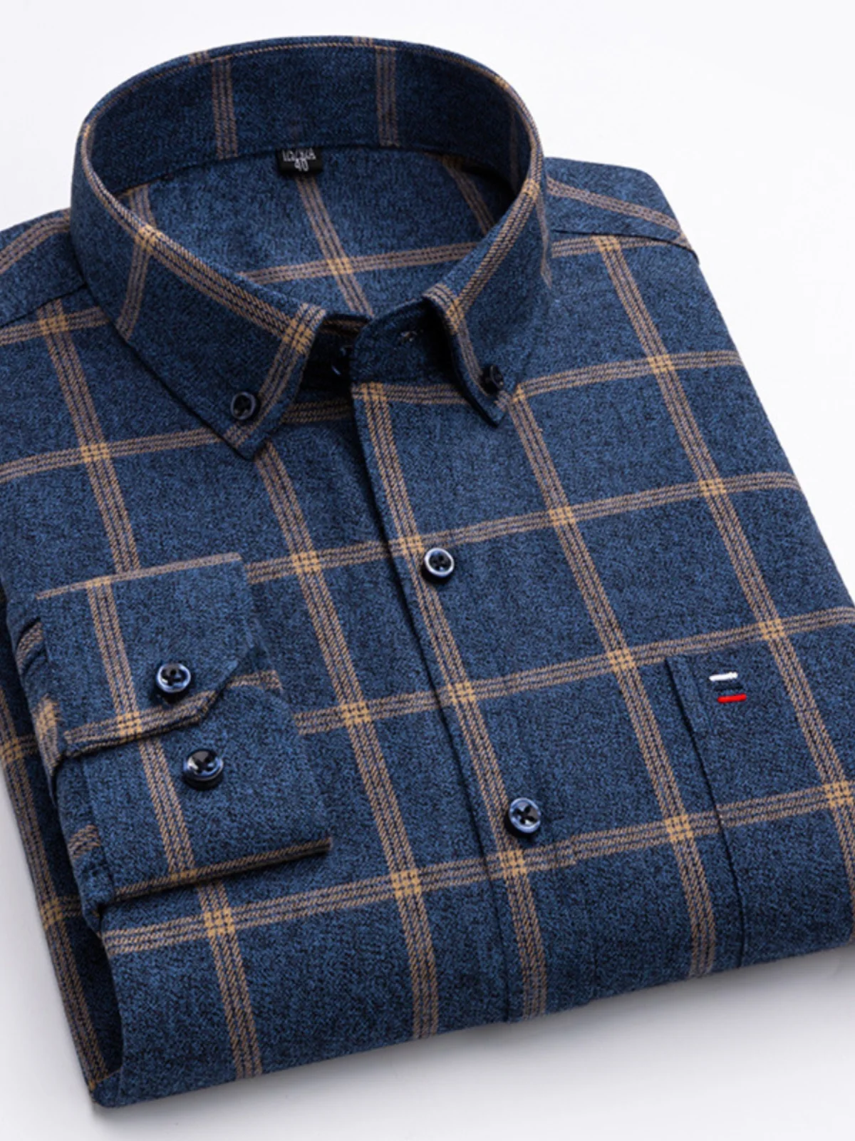 Retro Plaid Lapel Long Sve Slim Fit irt Classic Sle Button down Casual irt for Men Autumn Season Faionable Top
Retro Plaid Lapel Long Sve Slim Fit irt Classic Sle Button down Casual irt for Men Autumn Season Faionable Top