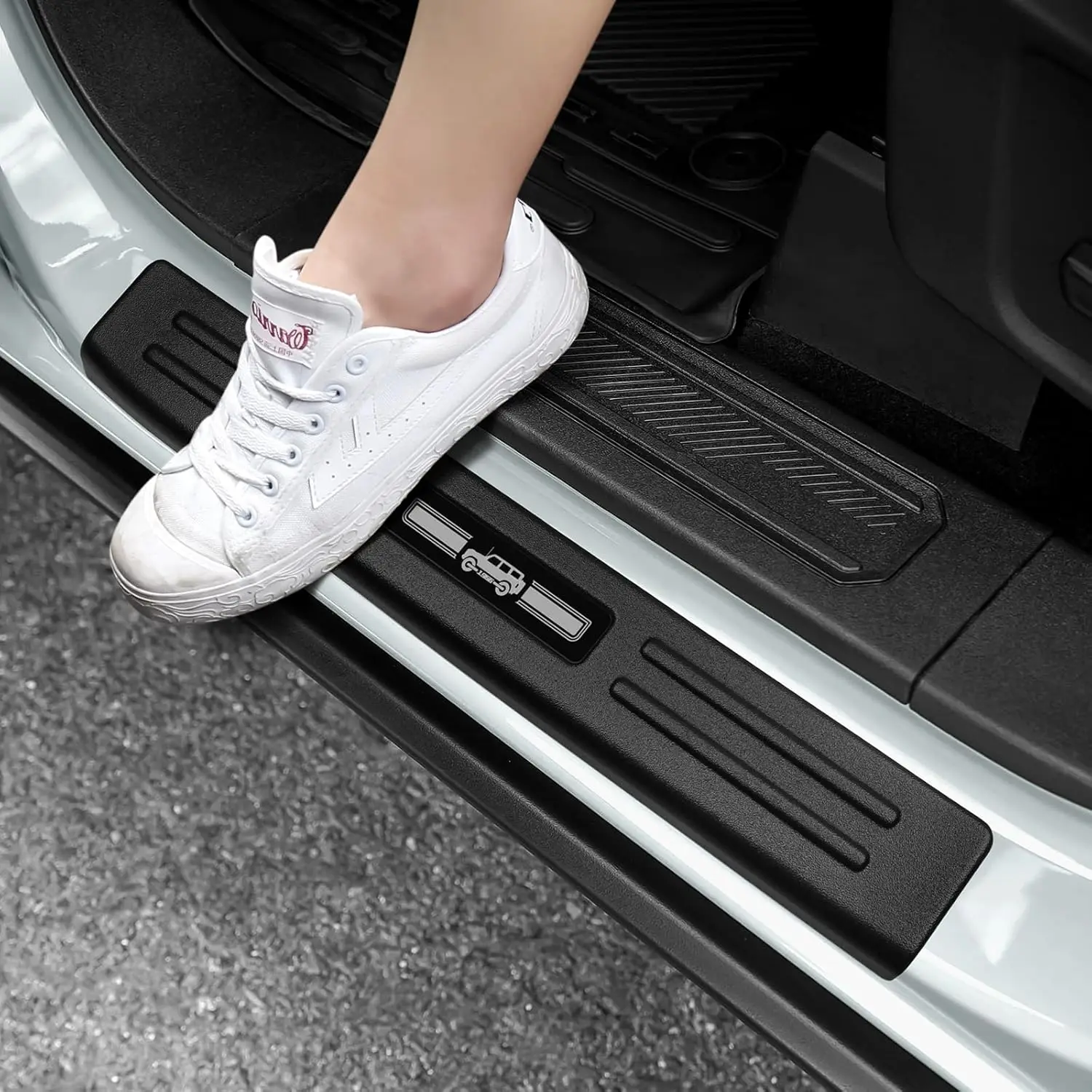 4PCS Car Door Sill Protector for Ford 2021-2025 2026 Bronco Accessories (Not for Bronco Sport) Matte Black ABS Plastic Material
4PCS Car Door Sill Protector for Ford 2021-2025 2026 Bronco Accessories (Not for Bronco Sport) Matte Black ABS Plastic Material