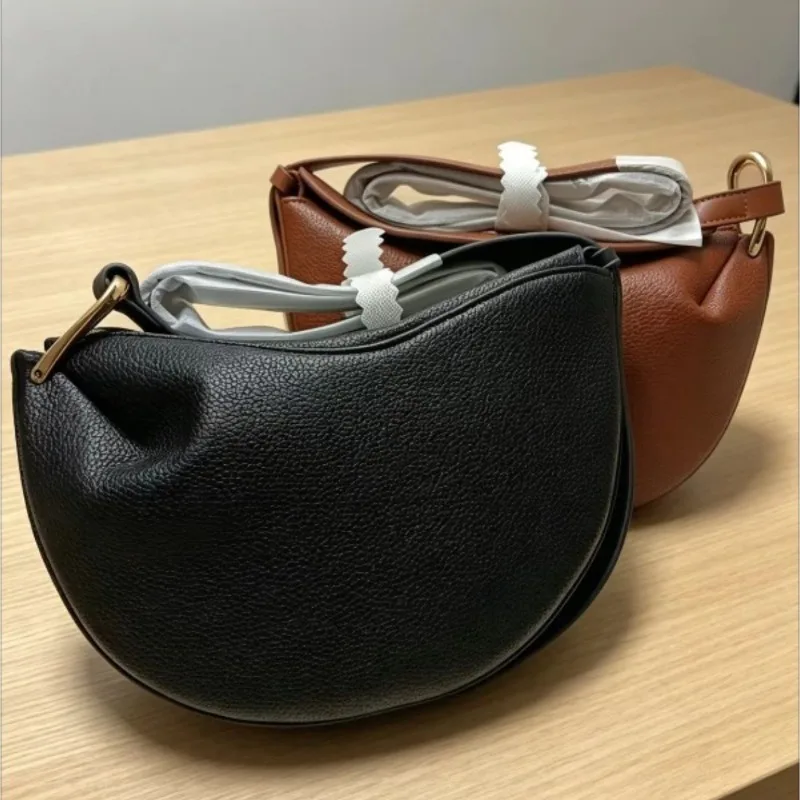 New single-shoulder crossbody women's bag, fashionable saddle bag
New single-shoulder crossbody women's bag, fashionable saddle bag