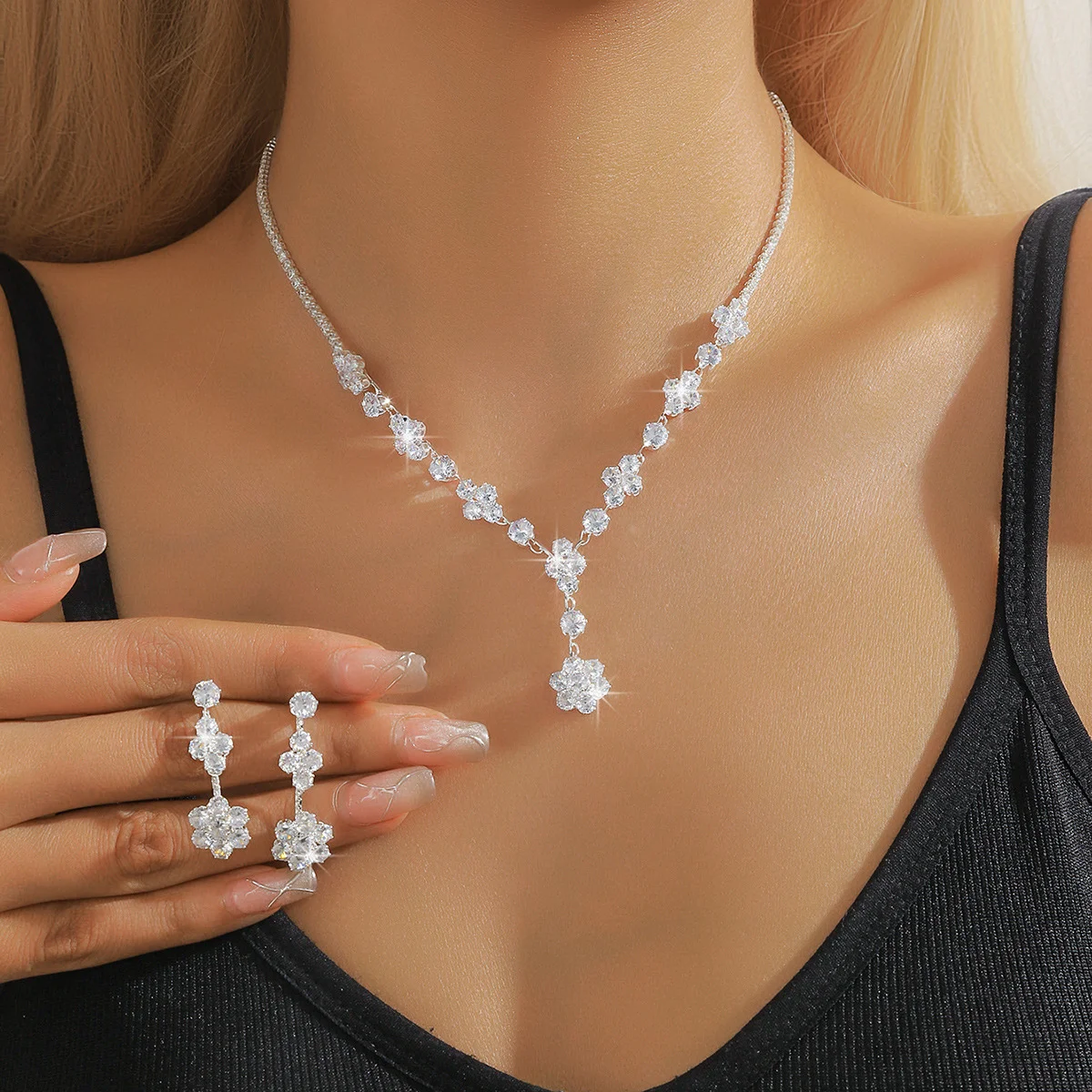 Zircon-diamond water-drop flower set - luxurious style fashionable pendant jewelry for women. Memorial Day gift
Zircon-diamond water-drop flower set - luxurious style fashionable pendant jewelry for women. Memorial Day gift