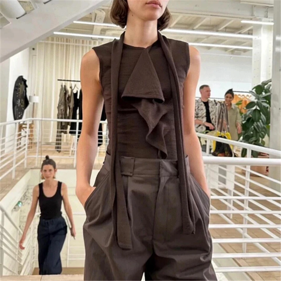 Le*re Ribbon Knitted Vest For Women High Quality And Super Soft Sleeveless Tops 2025 New Luxury Design Irregular Women's Clothin
Le*re Ribbon Knitted Vest For Women High Quality And Super Soft Sleeveless Tops 2025 New Luxury Design Irregular Women's Clothin