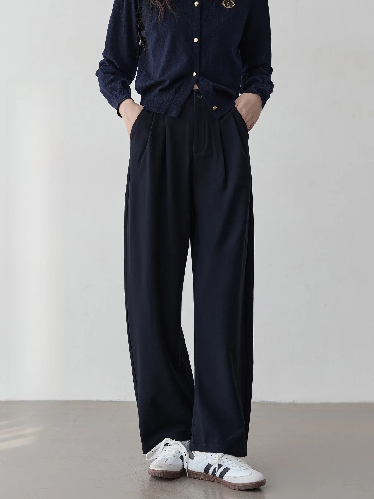 Женские повседневные брюки Deep Blue с высокой талией, свободные, широкие, универсальные, стройнящие, весна 2026, новинка, однотонные, для офиса и повседневной носки
Женские повседневные брюки Deep Blue с высокой талией, свободные, широкие, универсальные, стройнящие, весна 2026, новинка, однотонные, для офиса и повседневной носки