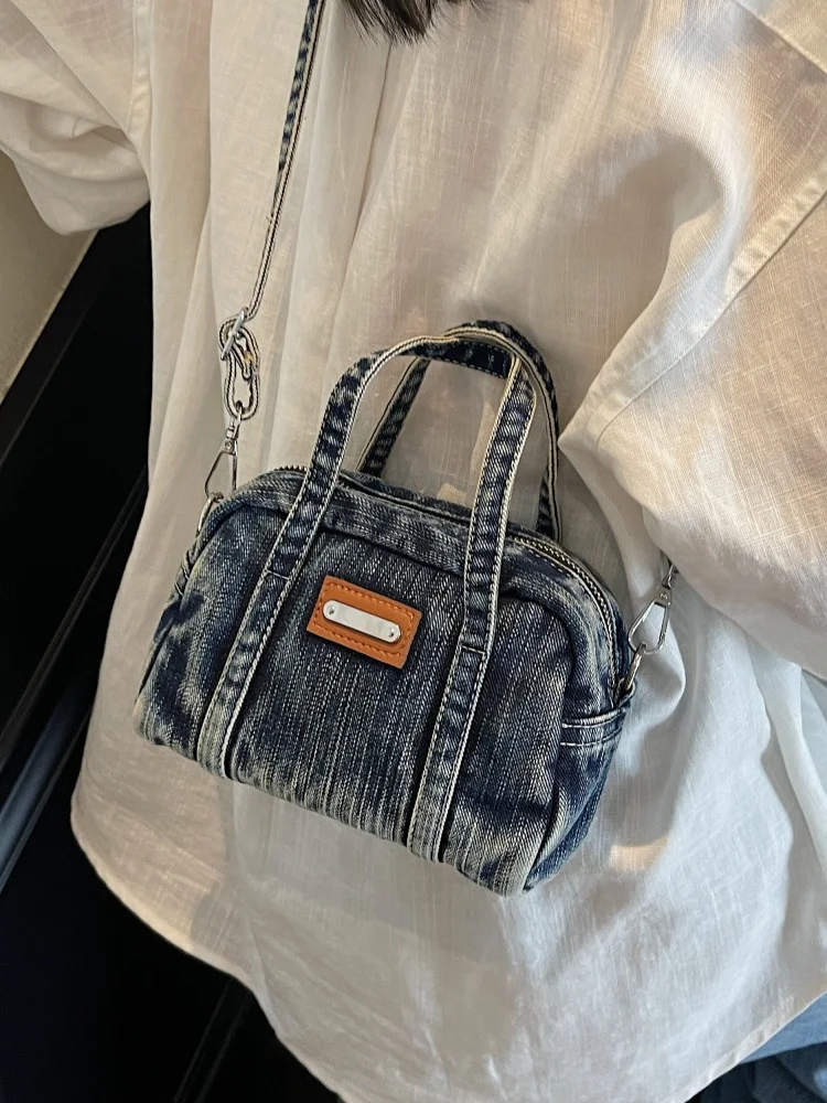 Trendy Denim Crossbody Bag Women's Early Autumn 2025 New Small Design Handbag Korean Sle High-End Feeling Pillow Bag
Trendy Denim Crossbody Bag Women's Early Autumn 2025 New Small Design Handbag Korean Sle High-End Feeling Pillow Bag