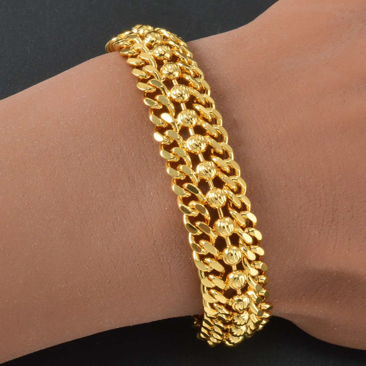 New 14MM Wide Copper Chain Bracelet Unisex 18K Gold Plated Wristband Miami Sidewalk Bracelet Punk Hip Hop Jewelry Party Gift
New 14MM Wide Copper Chain Bracelet Unisex 18K Gold Plated Wristband Miami Sidewalk Bracelet Punk Hip Hop Jewelry Party Gift