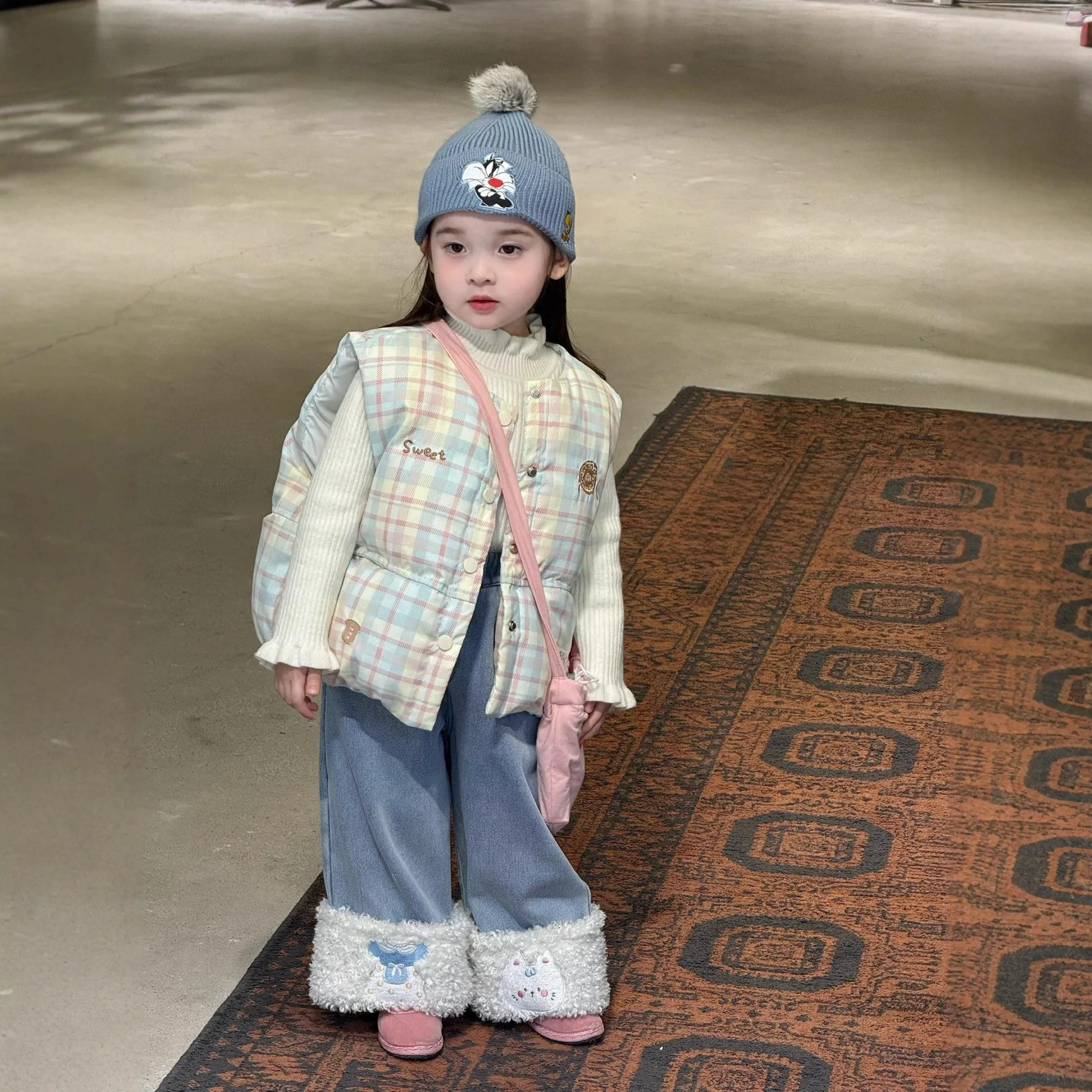 Down Cotton Vest Sweater Burr Pants Suit Denim Jeans Waistcoat Sets 2025 New Checkered Cartoon VersatileTop Girls Baby Trendy
Down Cotton Vest Sweater Burr Pants Suit Denim Jeans Waistcoat Sets 2025 New Checkered Cartoon VersatileTop Girls Baby Trendy