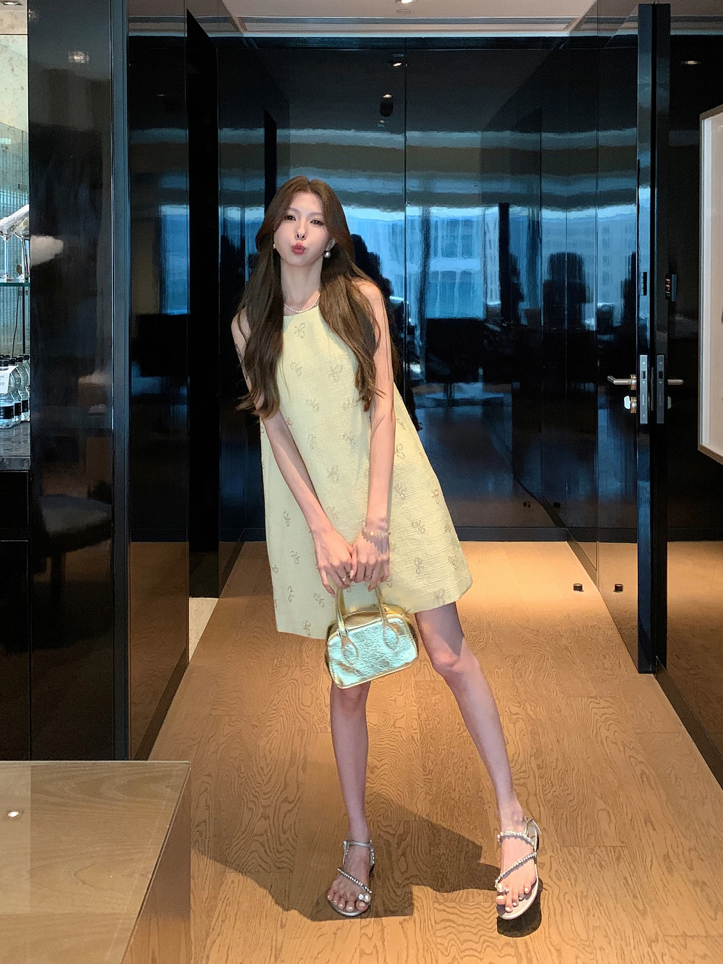 LINGLAI Knot Sleeveless Vest Dress Women Summer Short Size Small Fragrant Little Dress French Style Loose Waist
LINGLAI Knot Sleeveless Vest Dress Women Summer Short Size Small Fragrant Little Dress French Style Loose Waist