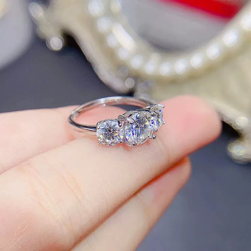 Fashion Moissanite Engagement Ring for Woman 5mmand 6.5mm Total 2ct D Color Moissanite 925 Silver Ring with Gold Palting
Fashion Moissanite Engagement Ring for Woman 5mmand 6.5mm Total 2ct D Color Moissanite 925 Silver Ring with Gold Palting