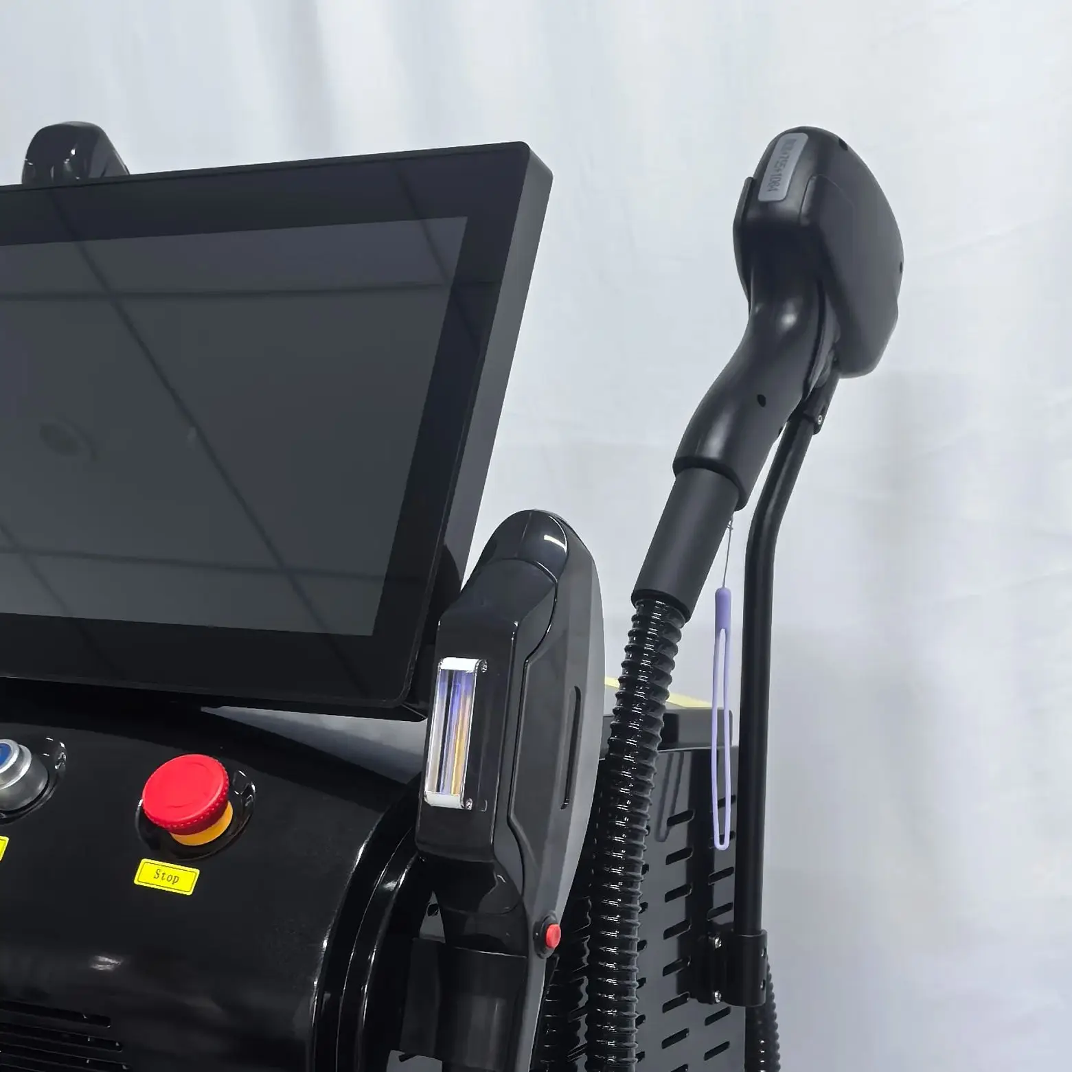 Профессиональный лазерный аппарат 4-в-1: диодный, пикосекундный, DPL, RF, 4000 Вт, для удаления волос, удаления татуировок, омоложения кожи, для салонов красоты
Профессиональный лазерный аппарат 4-в-1: диодный, пикосекундный, DPL, RF, 4000 Вт, для удаления волос, удаления татуировок, омоложения кожи, для салонов красоты