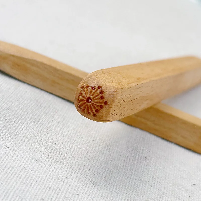 Japanese wagashi tool double-headed cherry blossom core plum Tang fruit flower core stick tea fruit tool
Japanese wagashi tool double-headed cherry blossom core plum Tang fruit flower core stick tea fruit tool