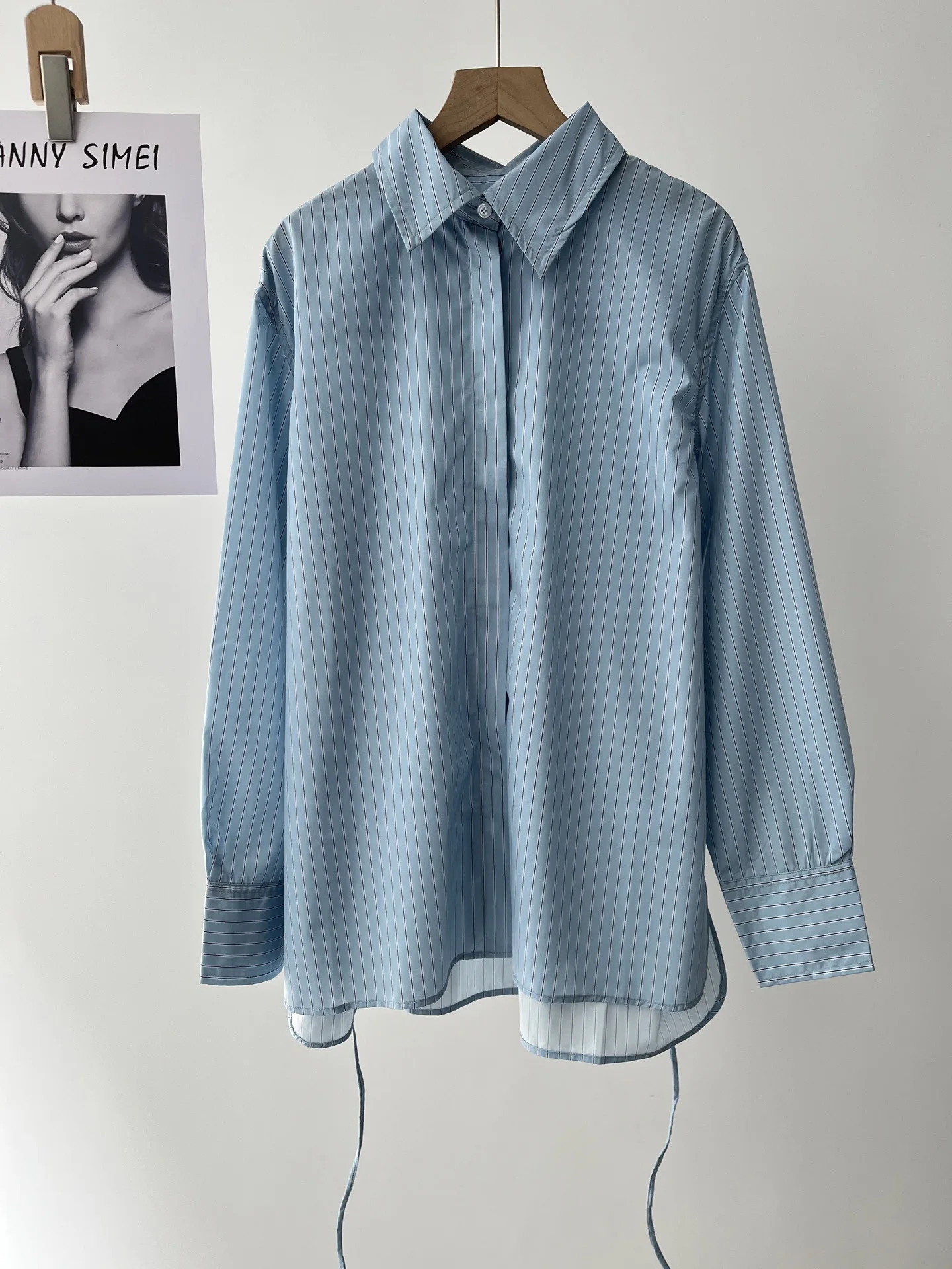 Lazy Style Fashion Blue Striped Long Sleeve Shirt Korean Lapel Button Cardigan Top Women's 51c-0196
Lazy Style Fashion Blue Striped Long Sleeve Shirt Korean Lapel Button Cardigan Top Women's 51c-0196