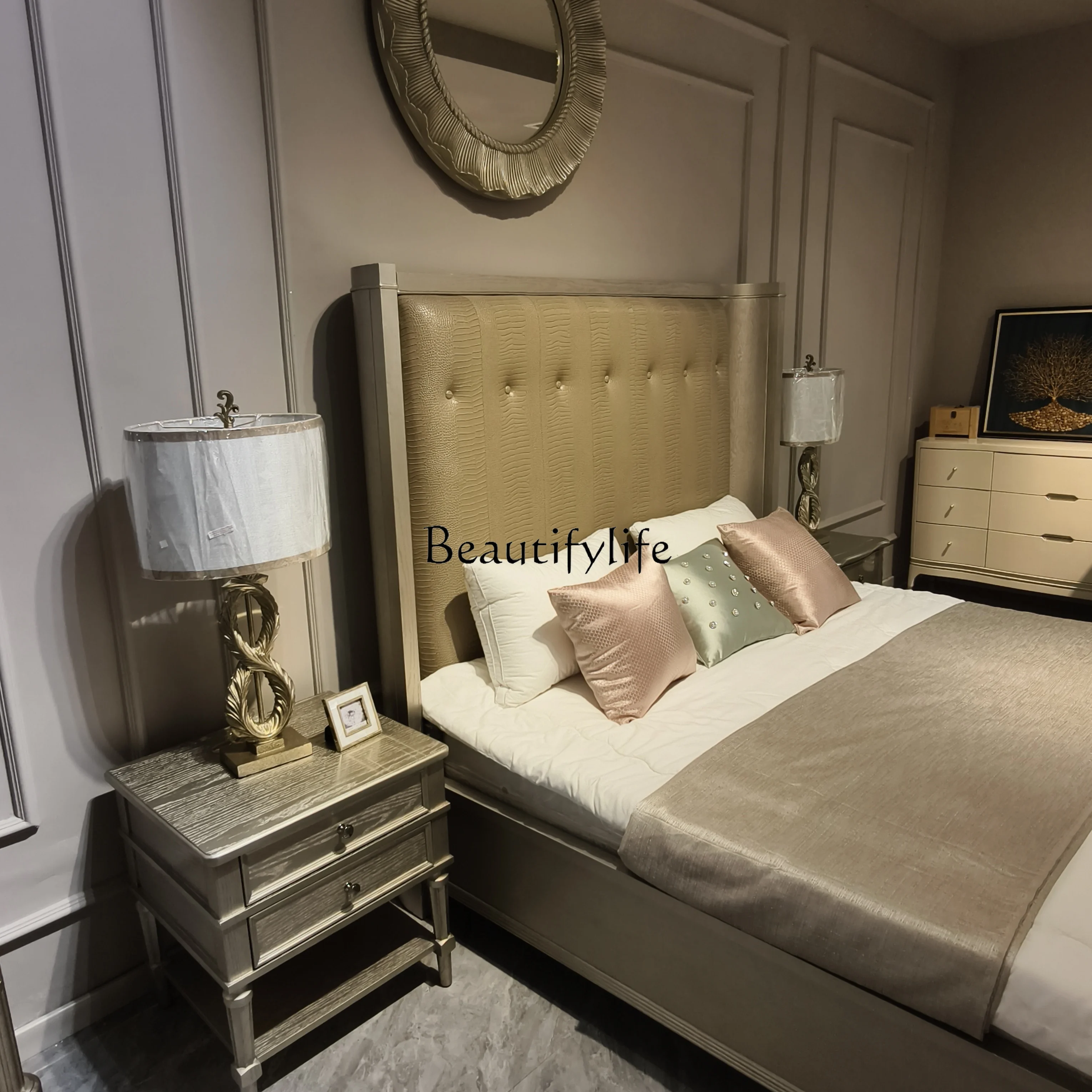 American crocodile pattern solid wood bed light luxury French retro bedroom custom master bedroom big bed
American crocodile pattern solid wood bed light luxury French retro bedroom custom master bedroom big bed