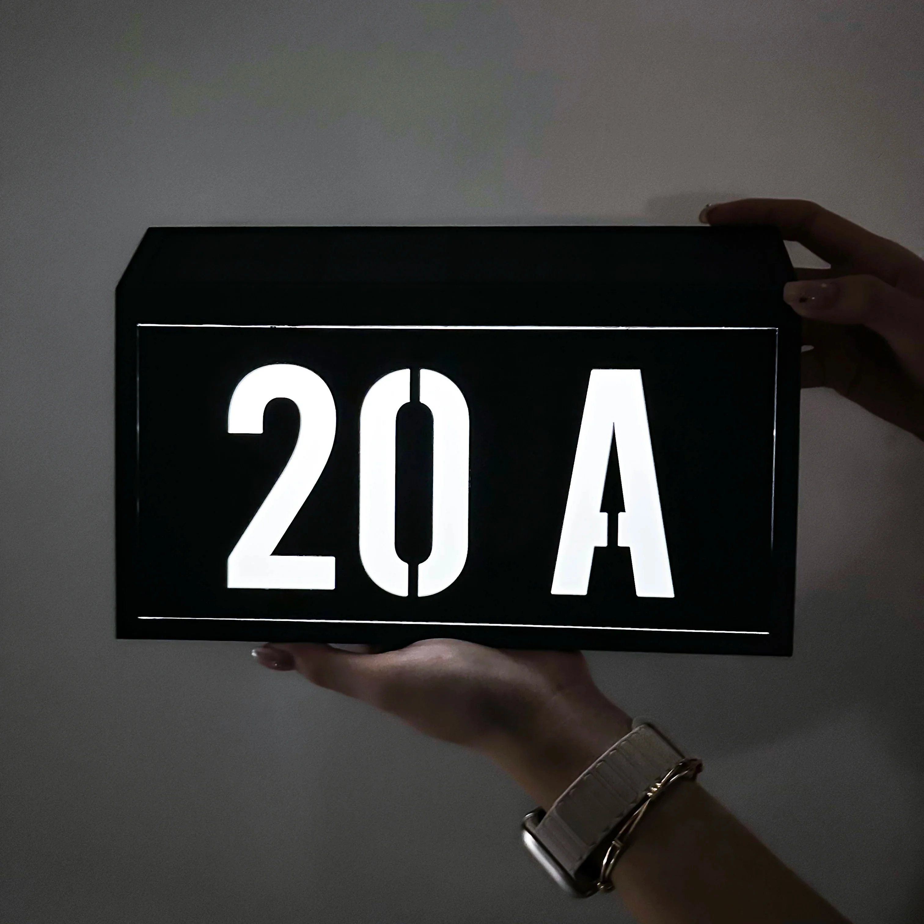 Custom Solar LED House Number Sign, Matte Black & Glossy Grey Acrylic Plaque, Modern Outdoor Waterproof Door & Wall Decoration
Custom Solar LED House Number Sign, Matte Black & Glossy Grey Acrylic Plaque, Modern Outdoor Waterproof Door & Wall Decoration