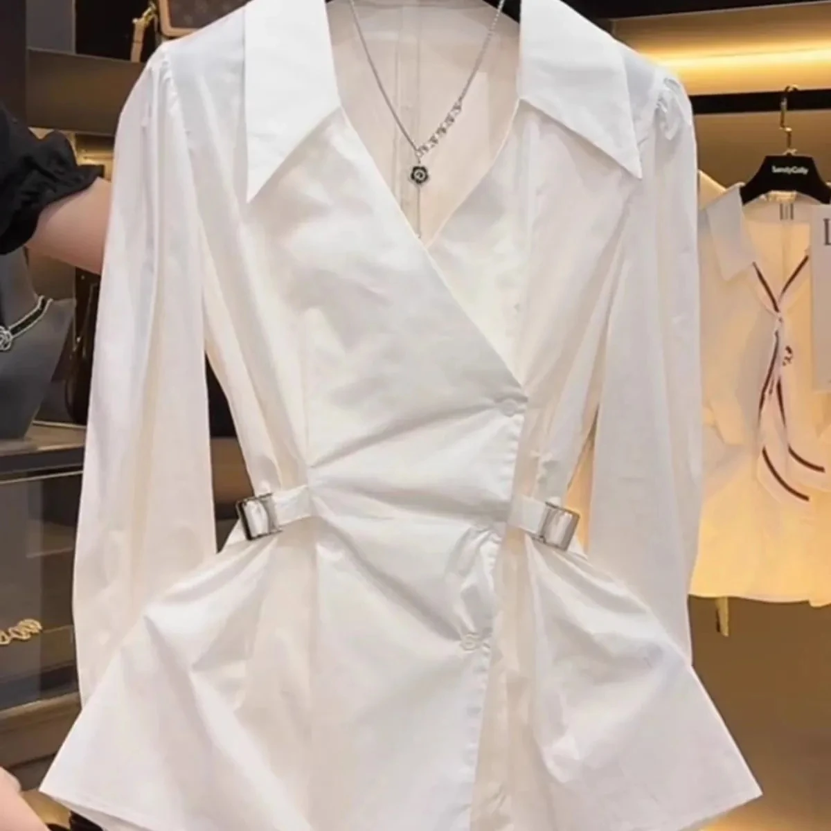 Large Size Women's Shirts 2025 Spring Autumn Fashion Casual Temperament Slim Cardigan Blouse Tie Up V-neck Long Sleeved Shirt
Large Size Women's Shirts 2025 Spring Autumn Fashion Casual Temperament Slim Cardigan Blouse Tie Up V-neck Long Sleeved Shirt