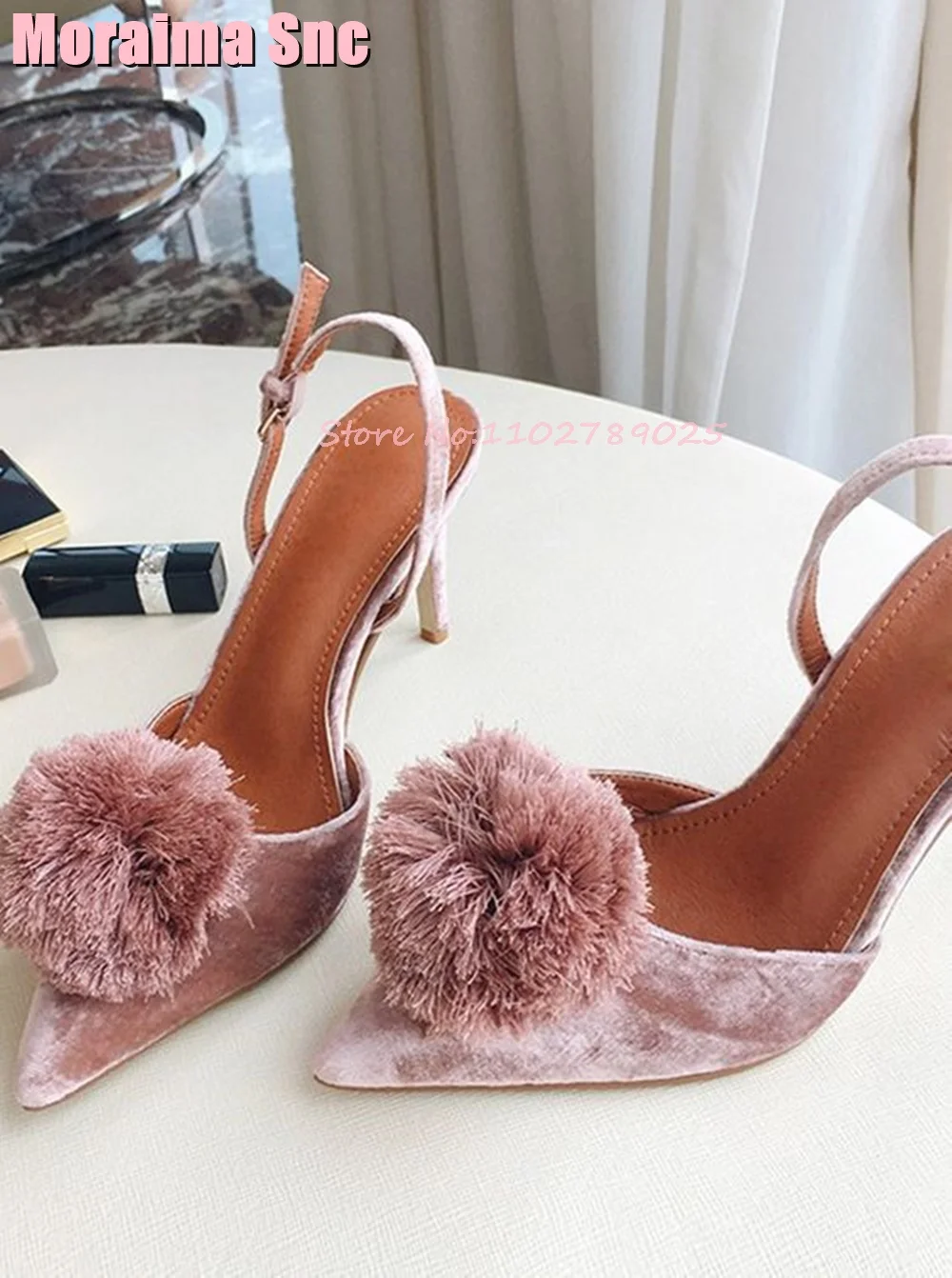 2024 New Velvet Fur Ball Sandals Pointed Toe Stiletto High Heel Back Strap Sexy Women Shoes Summer Banquet Party Runway Fashion
2024 New Velvet Fur Ball Sandals Pointed Toe Stiletto High Heel Back Strap Sexy Women Shoes Summer Banquet Party Runway Fashion