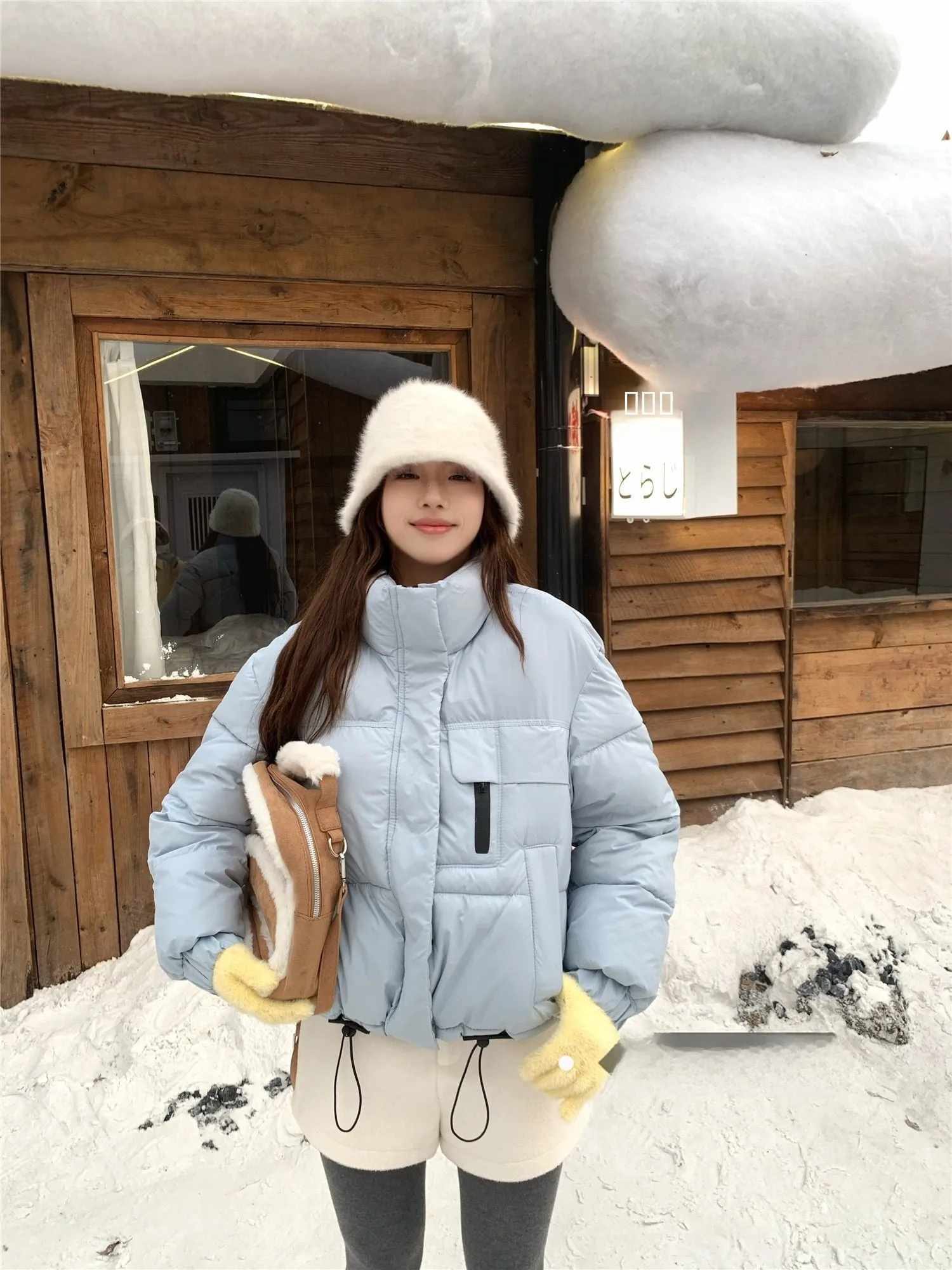 Корейская утепленная куртка-пуховик с воротником-стойкой для женщин, весна 2026, новая модная теплая хлопковая куртка малого размера, элегантная
Корейская утепленная куртка-пуховик с воротником-стойкой для женщин, весна 2026, новая модная теплая хлопковая куртка малого размера, элегантная