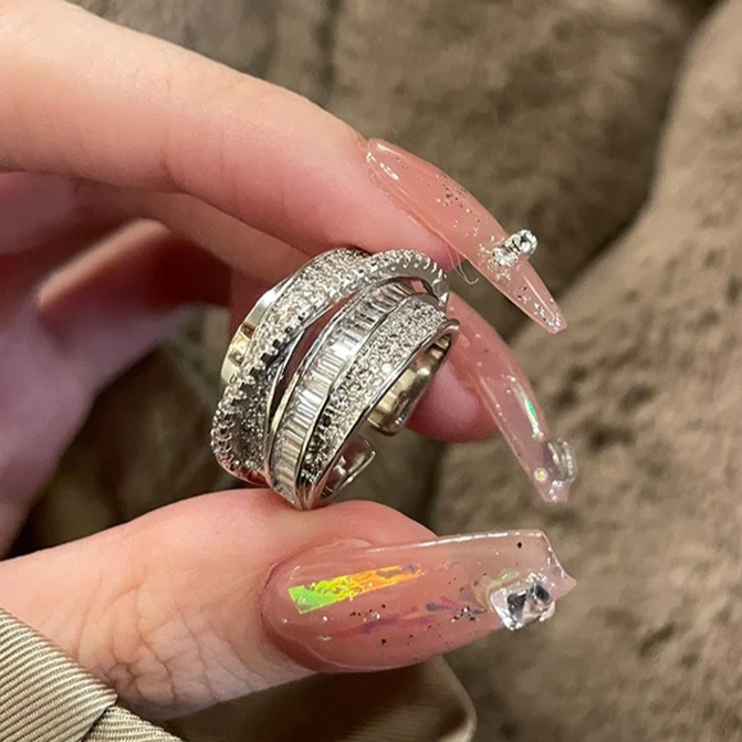 Циркон ретро крест полый кольцо холодный ветер индивидуальное открытое кольцо на указательный палец универсальные ювелирные изделия
Циркон ретро крест полый кольцо холодный ветер индивидуальное открытое кольцо на указательный палец универсальные ювелирные изделия