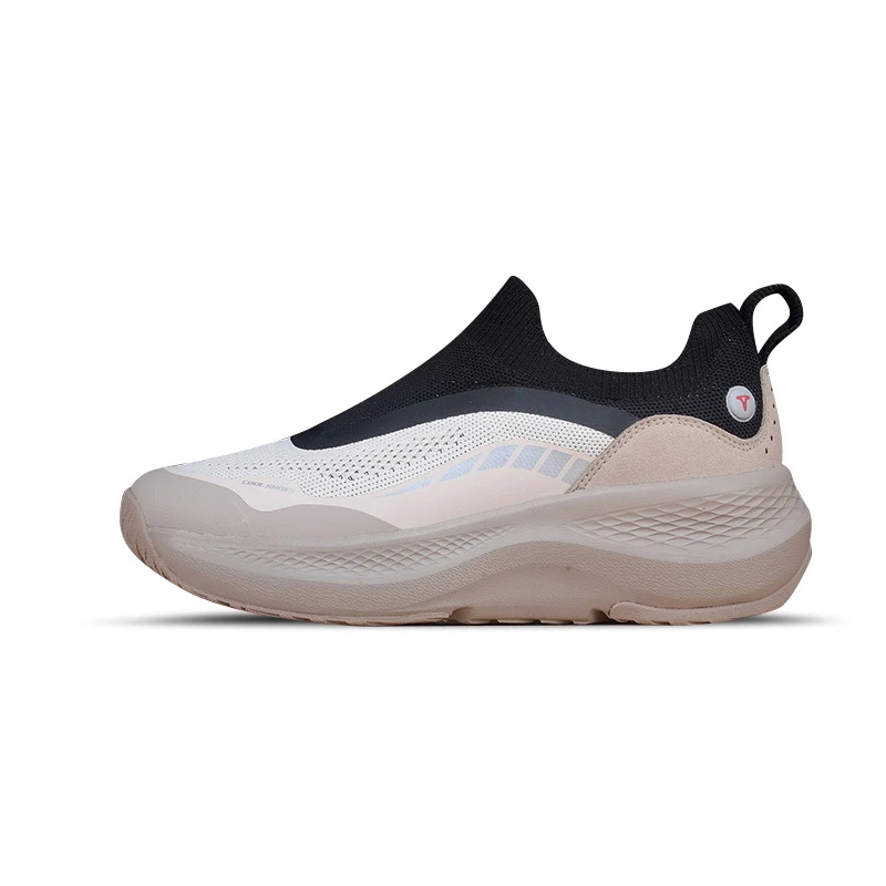 Men's streetwear trendy running shoes, featuring unique and stylish designs that are lightweight and flexible, perfect for stree
Men's streetwear trendy running shoes, featuring unique and stylish designs that are lightweight and flexible, perfect for stree
