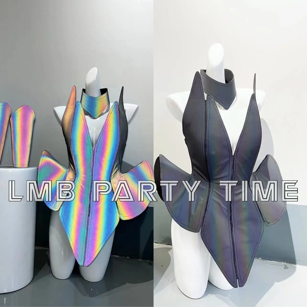 Black Rainbow Reflective Hot Stamping Striped Armor+Necklace+Cuff 3pcs Performance Costume Sexy Bar Nightclub Singer Stage Wear
Black Rainbow Reflective Hot Stamping Striped Armor+Necklace+Cuff 3pcs Performance Costume Sexy Bar Nightclub Singer Stage Wear