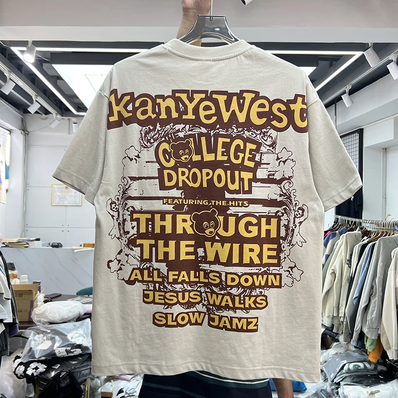 23SS Streetwear Yellow Puff Print Kanye West T Shirt Men Women Oversize Bear Letter Print Top Tees T-shirts
23SS Streetwear Yellow Puff Print Kanye West T Shirt Men Women Oversize Bear Letter Print Top Tees T-shirts